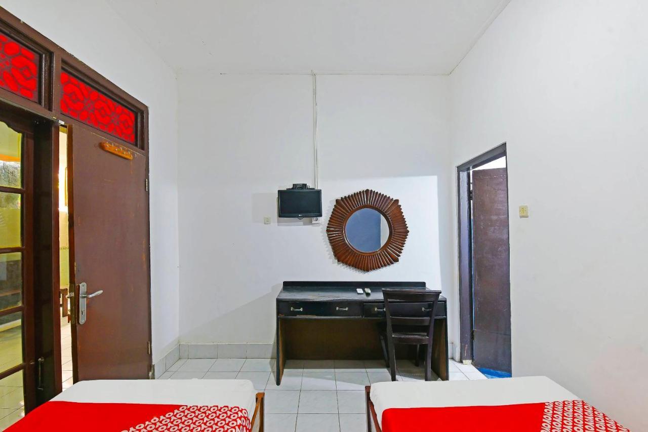 Oyo 3244 Grand Chandra Hotel Denpasar Extérieur photo