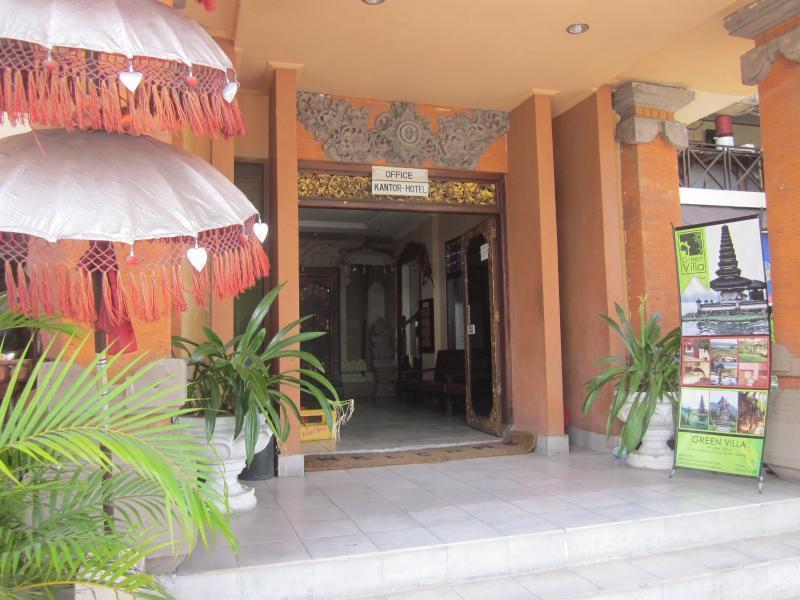 Oyo 3244 Grand Chandra Hotel Denpasar Extérieur photo